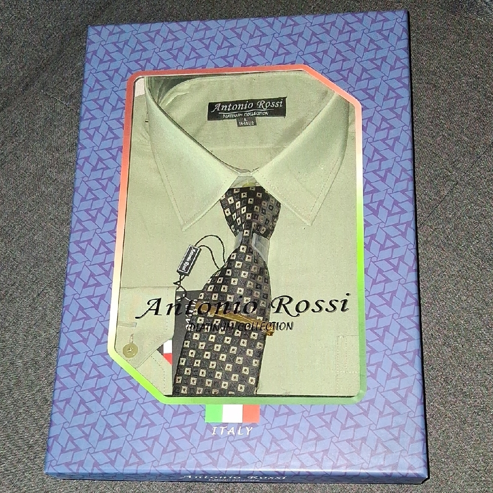 Men's Sage Green Dress Shirt With Tie